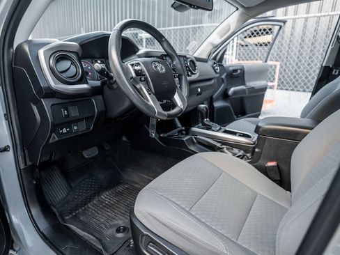 Used 2021 Toyota Tacoma SR5 w/ Technology Package image 17