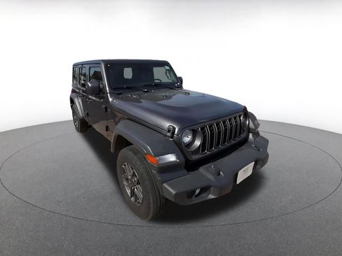 Used 2025 Jeep Wrangler Sport S image 3