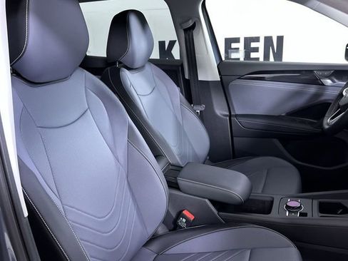 New 2025 Volkswagen Tiguan SE image 22