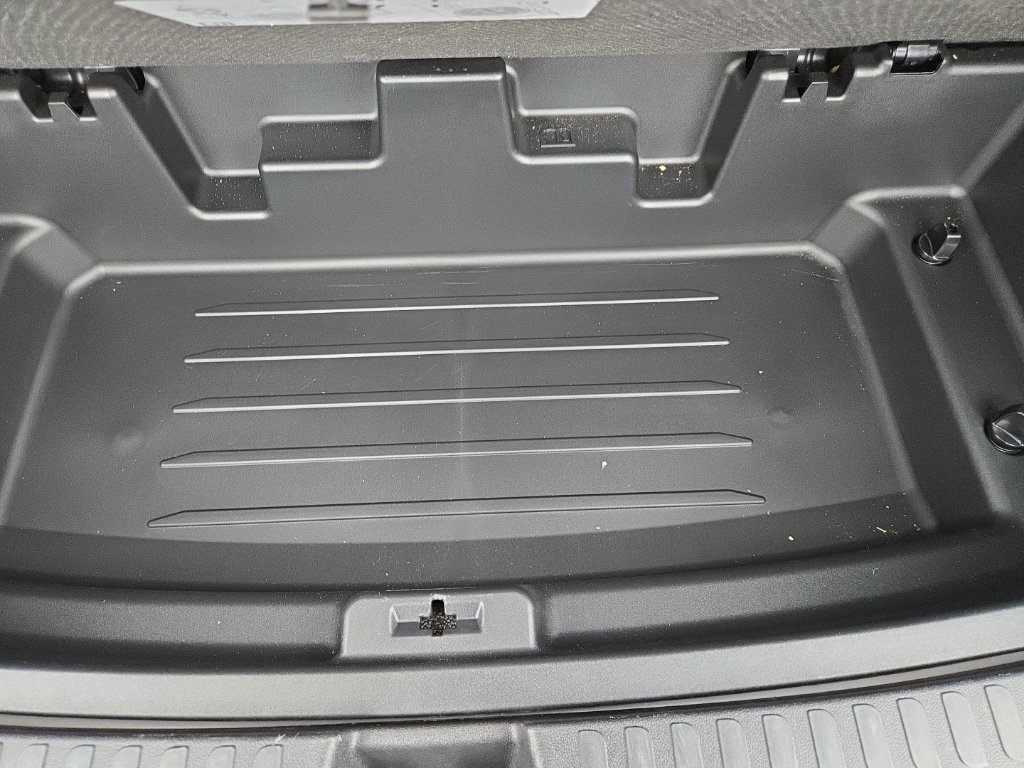 Certified 2024 GMC Acadia AT4 w/ Luxury Package AWD/4WD image 13