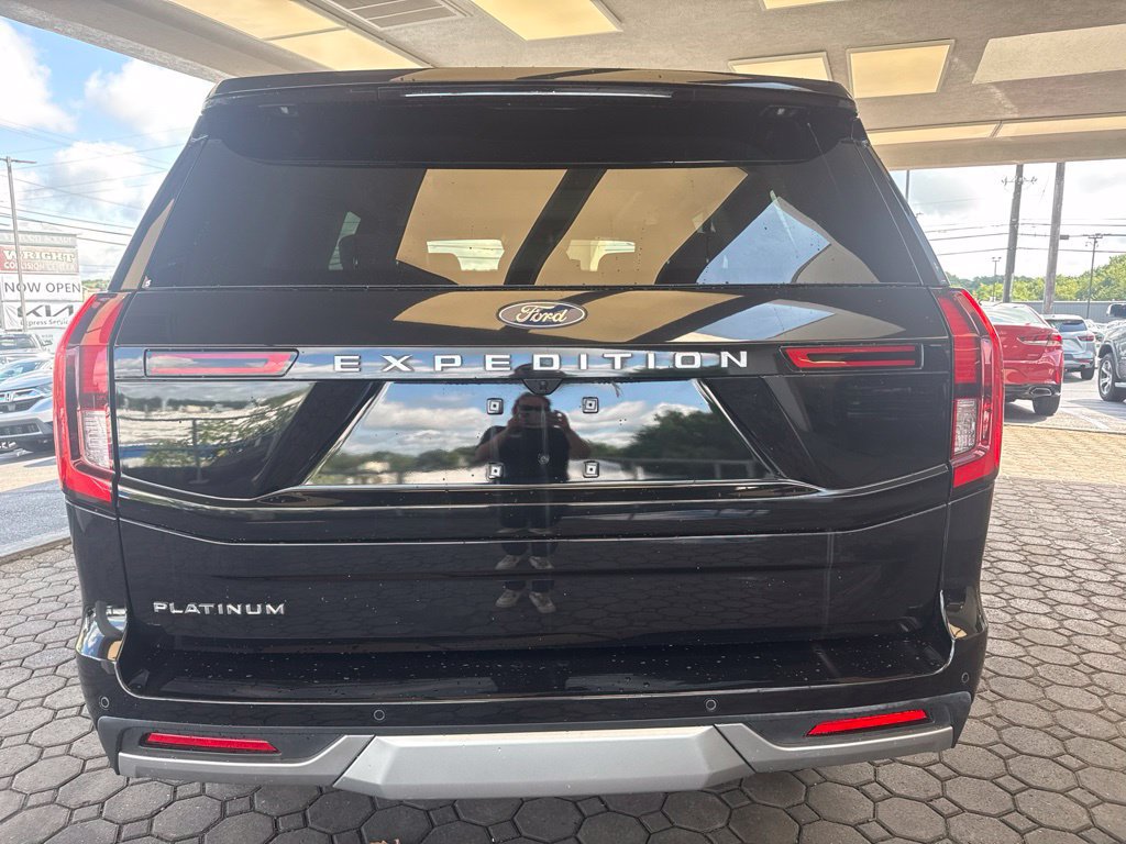Certified 2025 Ford Expedition Platinum w/ Driver's Package AWD/4WD image 7
