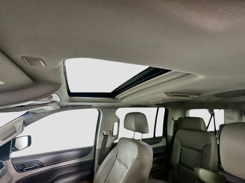 Used 2017 Chevrolet Suburban Premier AWD/4WD image 27
