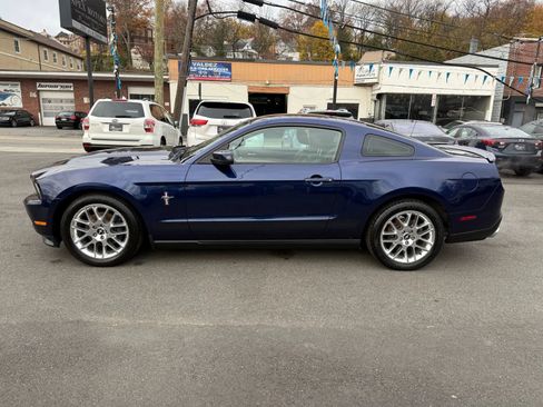Used 2012 Ford Mustang Premium image 4