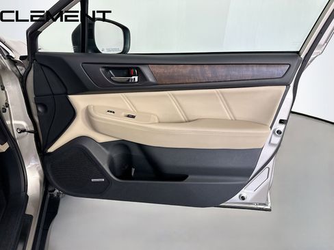 Used 2019 Subaru Outback 2.5i Limited AWD/4WD image 38