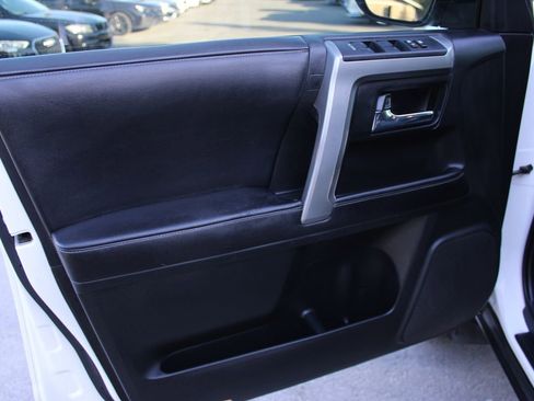 Used 2016 Toyota 4Runner SR5 RWD image 9