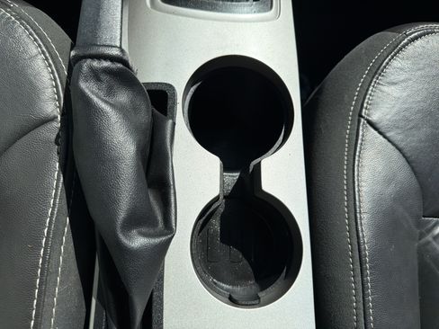 Used 2010 Ford Focus SES FWD image 21