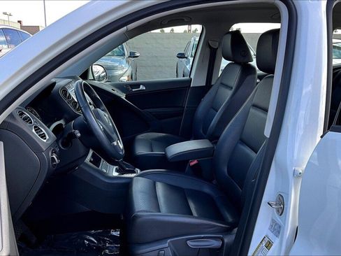 Used 2016 Volkswagen Tiguan S image 14