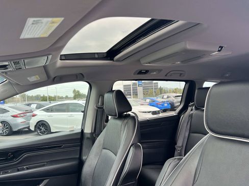 Used 2023 Honda Odyssey Elite image 22