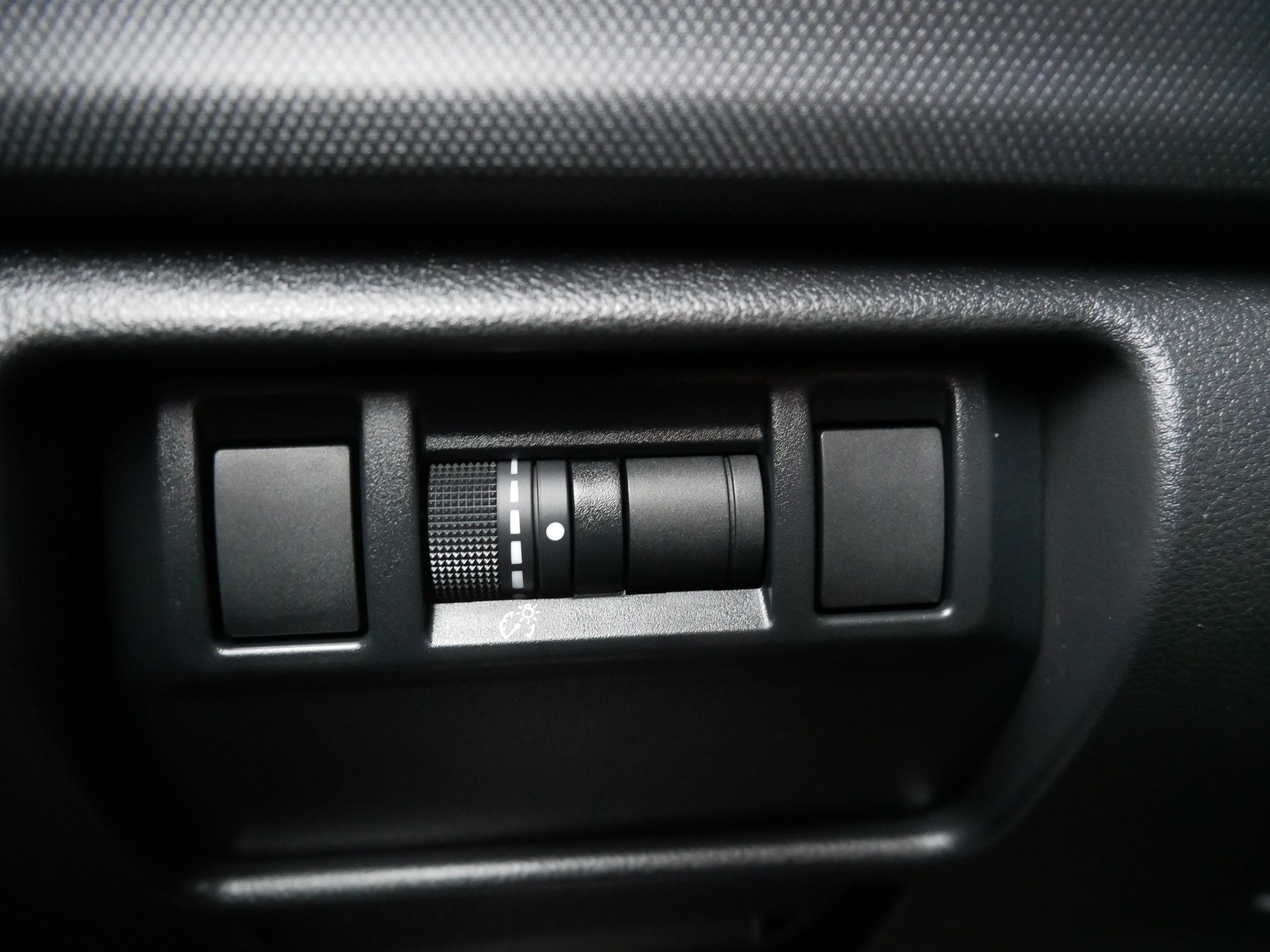 Certified 2025 Subaru Forester Premium AWD/4WD image 30