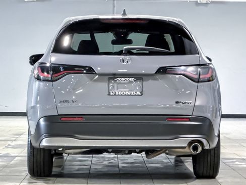 Used 2025 Honda HR-V Sport image 9