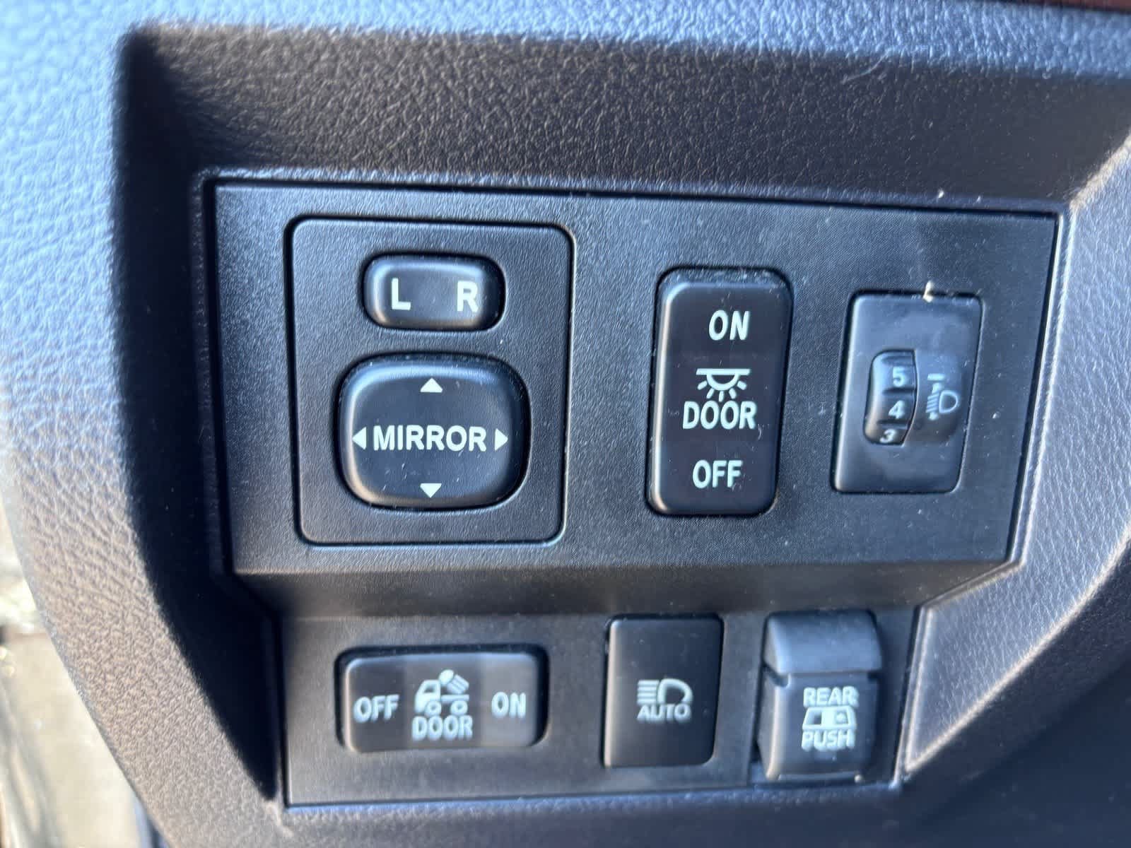 Used 2021 Toyota Tundra Limited w/ Limited Premium Package AWD/4WD image 20
