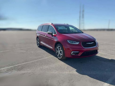 New 2026 Chrysler Pacifica Pinnacle image 16