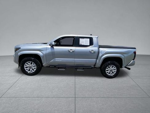 Used 2024 Toyota Tacoma SR5 w/ SR5 Upgrade Package AWD/4WD image 4