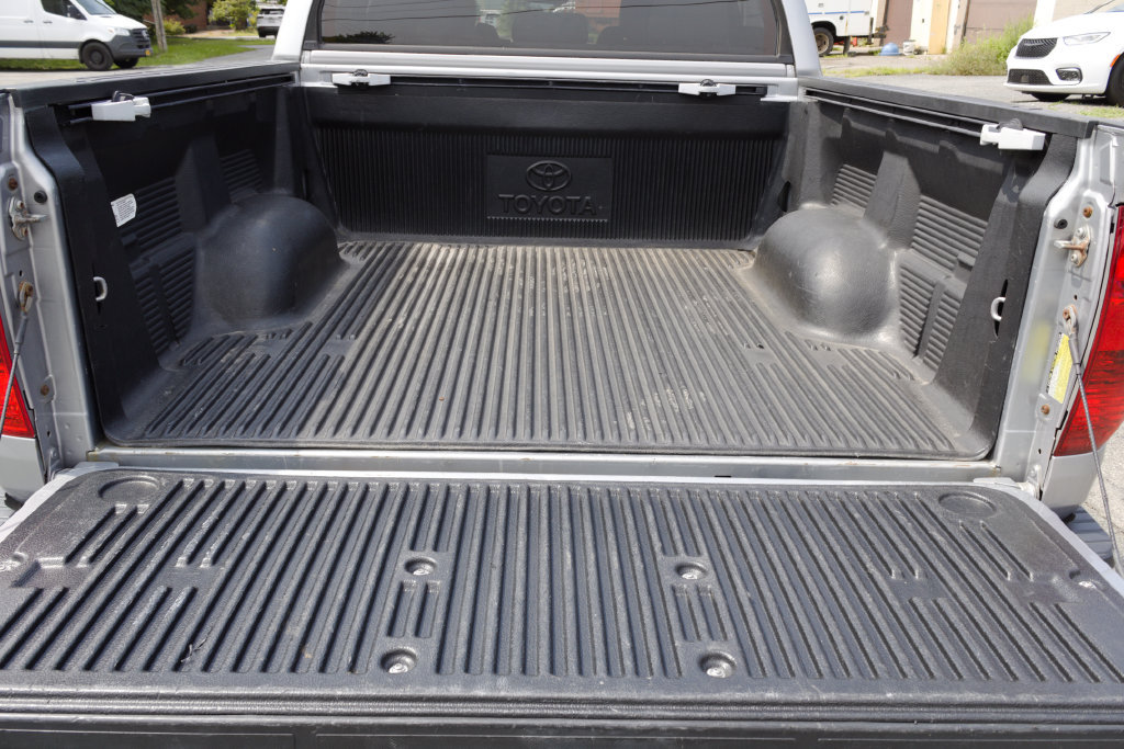 Used 2015 Toyota Tundra SR5 w/ TRD Off Road Package AWD/4WD image 35