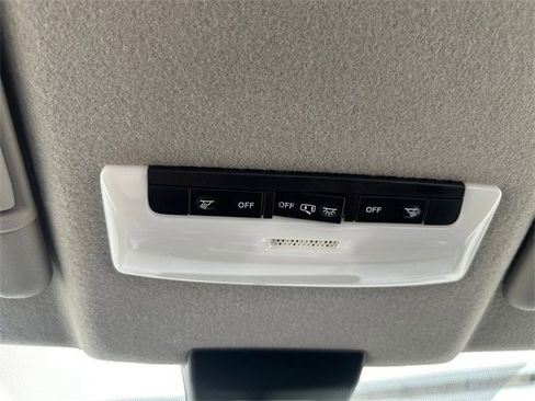 New 2025 Nissan Kicks S image 18