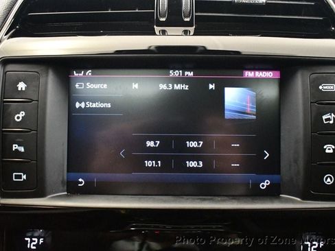 Used 2017 Jaguar XE Premium image 43