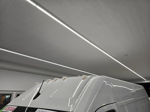 Used 2025 RAM ProMaster 2500 w/ Convenience Group image 11