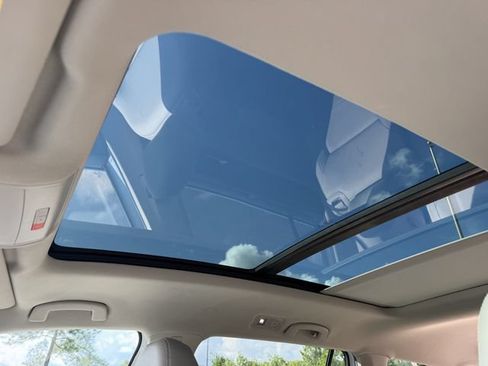 Used 2021 Volkswagen Atlas SE w/ Panoramic Sunroof Package FWD image 20