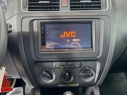 Used 2014 Volkswagen Jetta TDI image 13