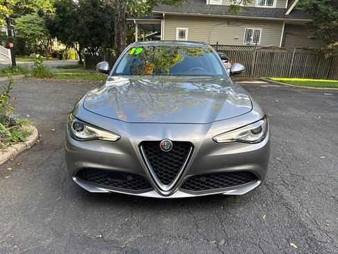 Used 2019 Alfa Romeo Giulia AWD image 8