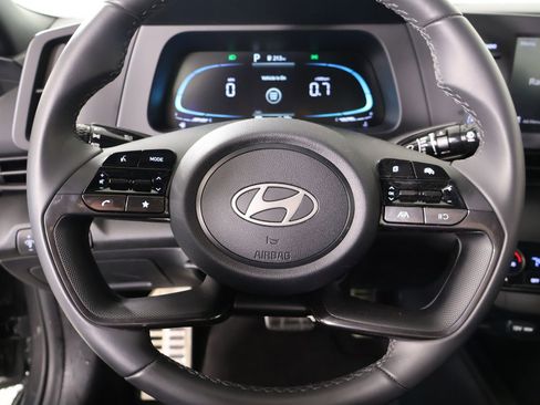 Certified 2025 Hyundai Elantra Sport image 3