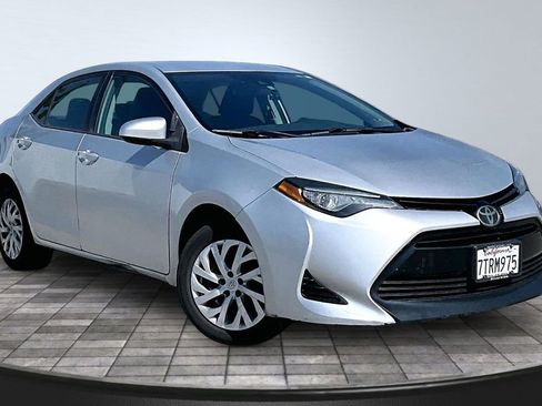 Used 2017 Toyota Corolla XSE FWD image 37