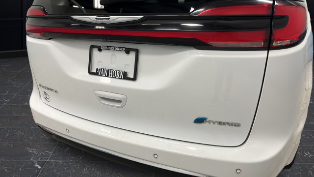 Used 2024 Chrysler Pacifica Limited FWD image 38