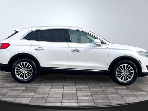 Used 2016 Lincoln MKX Select w/ Select Plus Package AWD/4WD image 8