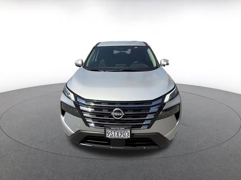 Used 2025 Nissan Rogue SV FWD image 3