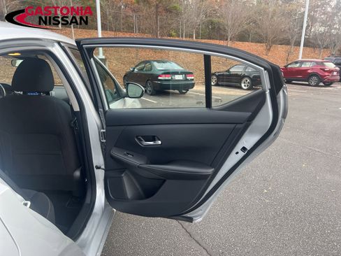 Used 2022 Nissan Sentra SV image 29