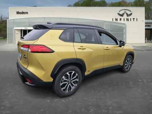 Used 2023 Toyota Corolla Cross SE image 4