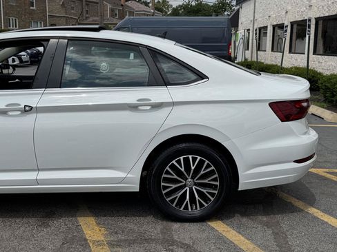 Used 2021 Volkswagen Jetta SE FWD image 3
