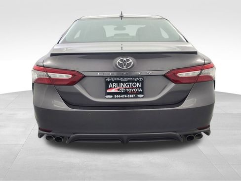 Used 2018 Toyota Camry XSE image 5