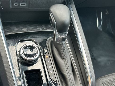 Certified 2025 GMC Canyon Elevation image 20