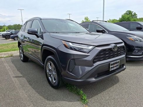 Used 2025 Toyota RAV4 XLE AWD/4WD image 3