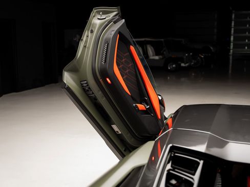 Used 2024 Lamborghini Revuelto AWD/4WD image 62