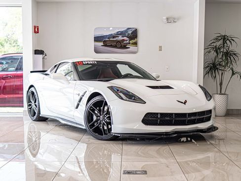Used 2019 Chevrolet Corvette Stingray Coupe w/ Carbon Flash Badge Package RWD image 5