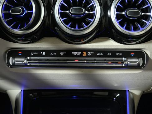 Certified 2023 Mercedes-Benz GLB 250 4MATIC image 22