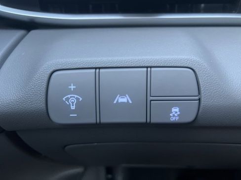 Used 2023 Hyundai Elantra SEL image 32