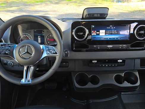 New 2026 Mercedes-Benz Sprinter 2500 image 18