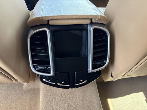 Used 2014 Porsche Cayenne Diesel Platinum Edition AWD/4WD image 16