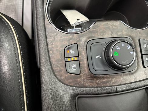 Used 2023 GMC Acadia Denali w/ Denali Ultimate Package image 32