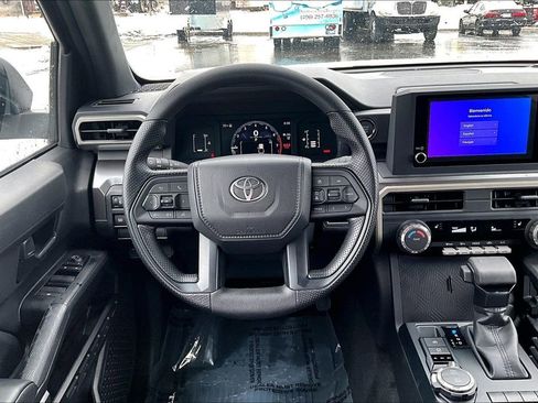 Used 2025 Toyota Tacoma SR5 image 5