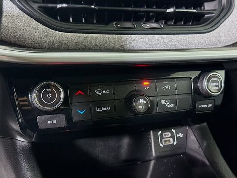 Used 2022 Jeep Compass Latitude AWD/4WD image 8