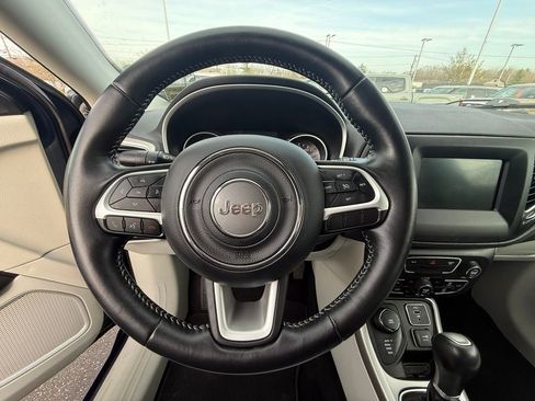 Used 2019 Jeep Compass Latitude AWD/4WD image 8