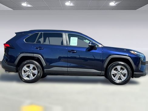 Used 2025 Toyota RAV4 XLE AWD/4WD image 7