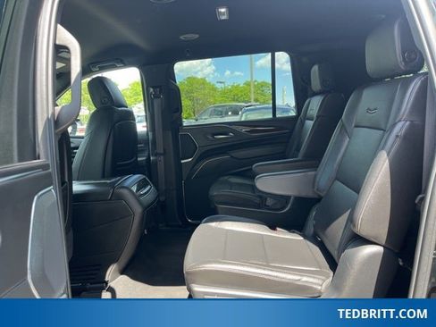 Used 2021 Cadillac Escalade ESV Luxury image 11