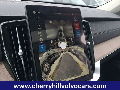 New 2026 Volvo XC90 B6 Plus w/ Protection Package Premier image 15