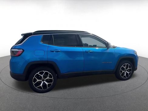 Used 2025 Jeep Compass Limited AWD/4WD image 15
