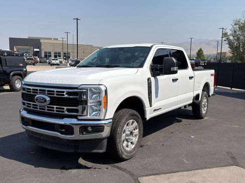 Used 2023 Ford F250 XLT w/ FX4 Off-Road Package AWD/4WD image 6